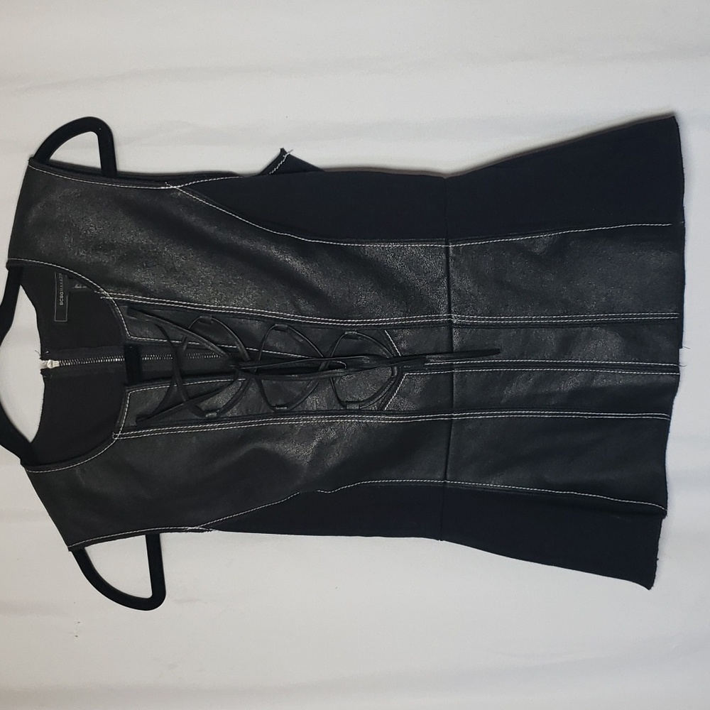BCBGMAXAZRIA Top